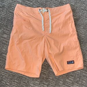 Patagonia Wayfarer board shorts men’s size 34, orange
